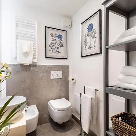 Casa Colosseum, A Million Dollar's View: The Colosseum. Luxury 1 Bedroom 1 Bathroom Apartman Lucca