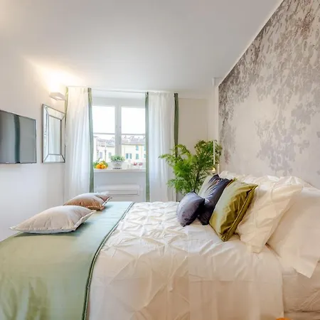 Casa Colosseum, A Million Dollar's View: The Colosseum. Luxury 1 Bedroom 1 Bathroom Apartman *