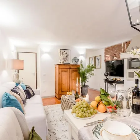Casa Colosseum, A Million Dollar's View: The Colosseum. Luxury 1 Bedroom 1 Bathroom Apartment *