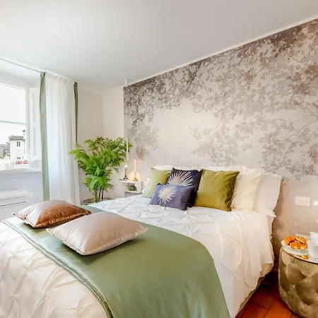 Casa Colosseum, A Million Dollar's View: The Colosseum. Luxury 1 Bedroom 1 Bathroom Apartment *