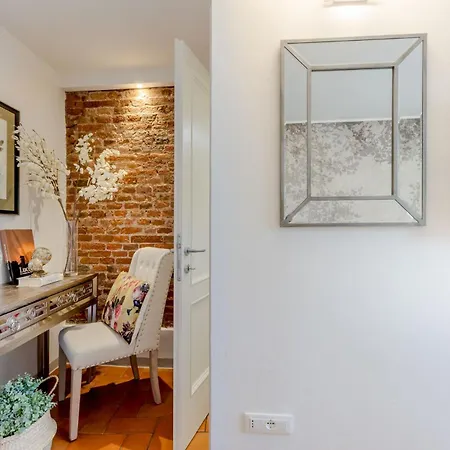 Casa Colosseum, A Million Dollar's View: The Colosseum. Luxury 1 Bedroom 1 Bathroom