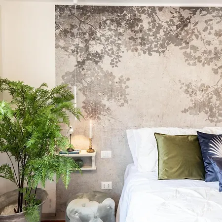 Casa Colosseum, A Million Dollar's View: The Colosseum. Luxury 1 Bedroom 1 Bathroom Lucca