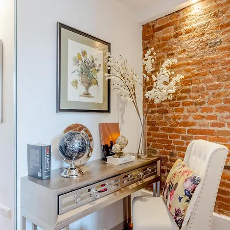 Casa Colosseum, A Million Dollar's View: The Colosseum. Luxury 1 Bedroom 1 Bathroom Apartman