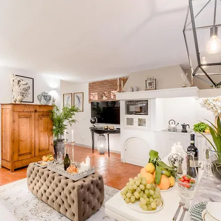 Apartment Casa Colosseum, A Million Dollar's View: The Colosseum. Luxury 1 Bedroom 1 Bathroom